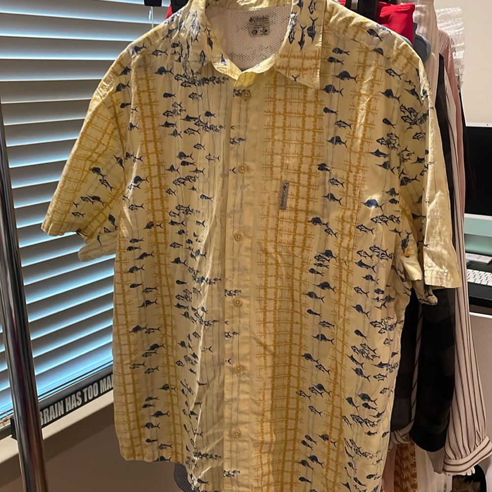 Columbia PFG Vented Yellow Blue Sword Fish Shark Button Up Fishing‎ Shirt M